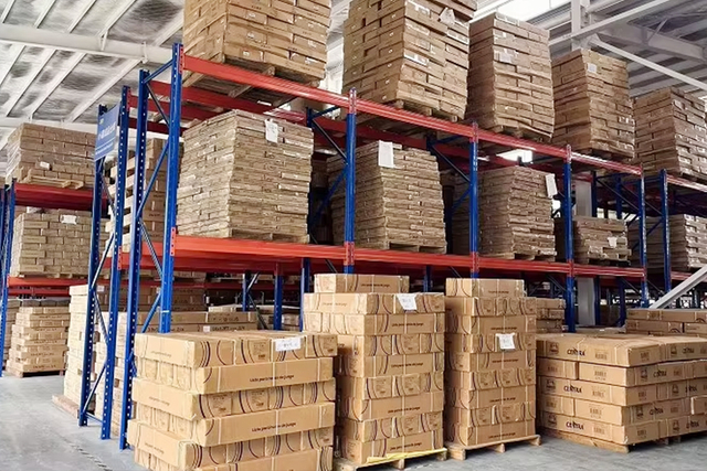 Entrep&ocirc;t stockant des solutions de jeux personnalis&eacute;es et des composants de trampoline OEM