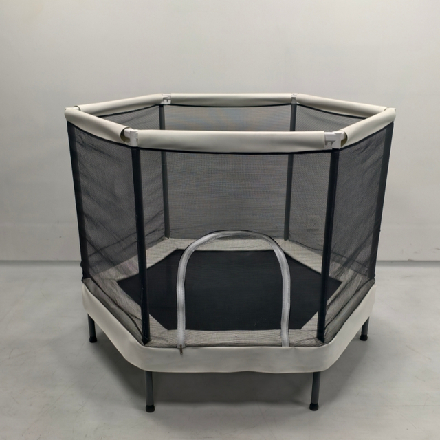 Trampoline hexagonal pour enfants de 5 pieds avec filet de s&eacute;curit&eacute;